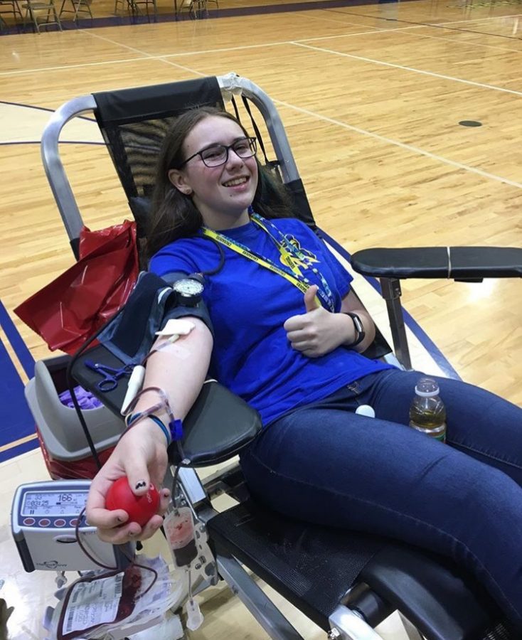 Student gives blood in response to the Stoneman Douglas shooting.